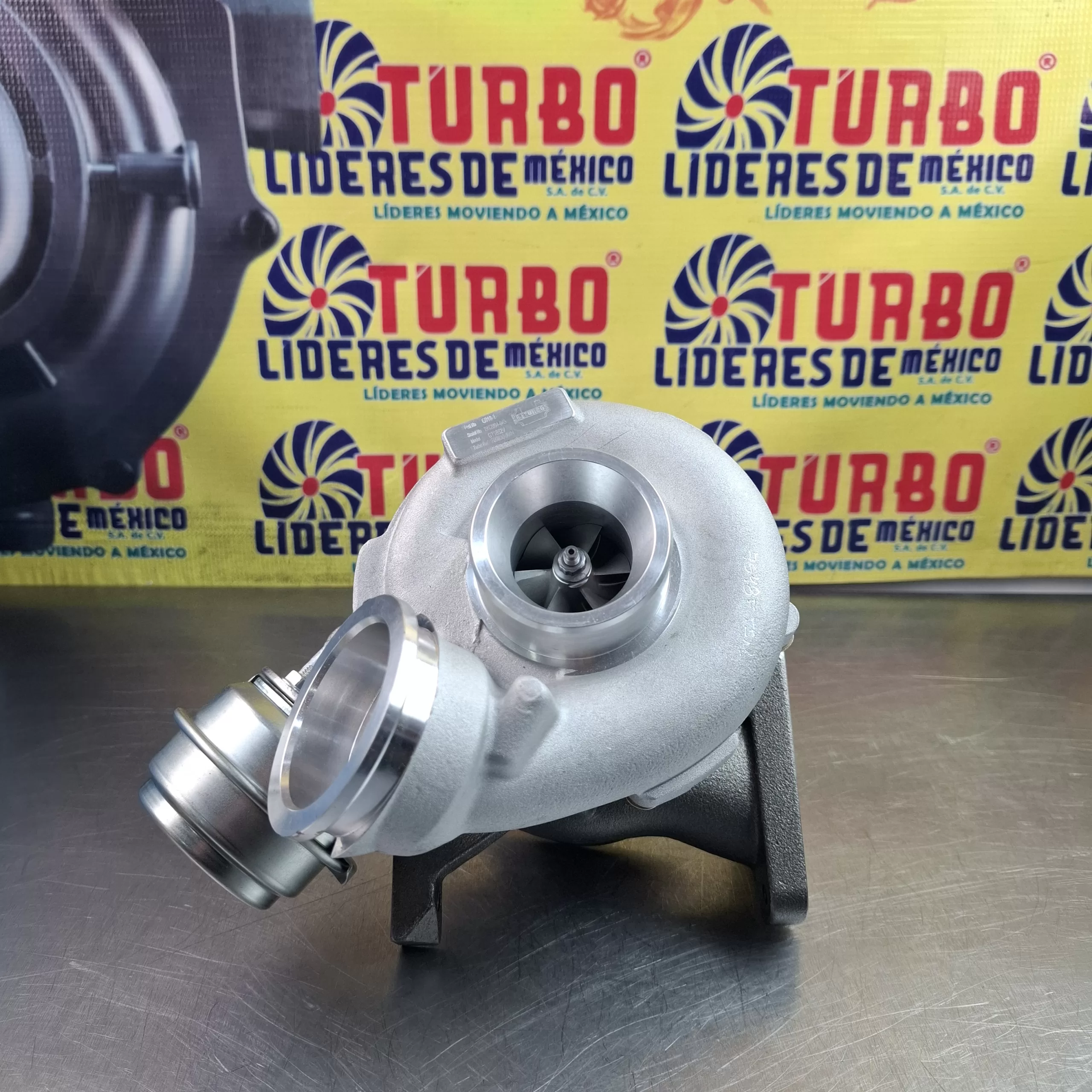 Turbo Para Mercedes-Benz Sprinter 211CDI 311CDI 411CDI OM611 GT1852V TLM G018-1S.